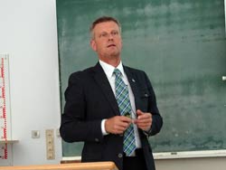 Referent Dr. Harald Nonn, Vorsitzender Deutsche Rasengesellschaft e.V..