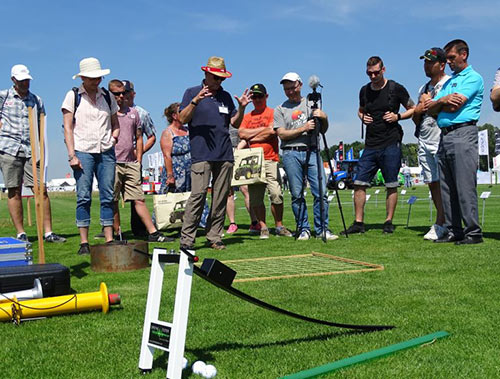 Erläuterungen zu den Messverfahren mit Clegg-Hammer (Golf +Sport), Doppelring-Infiltrometer, Stimpmeter oder Greenstester bei Sonderschau Rasen.