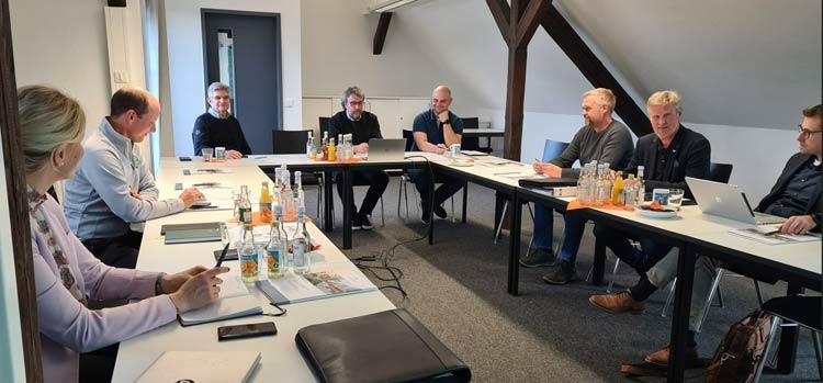 Die Mitglieder des Beirates „Rasenwissenschaften“ an der Hochschule Osnabrück trafen sich im November 2023 zur Jahressitzung.
